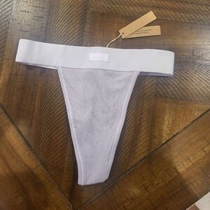 SKIMS XXS Thong Iris Color NWT